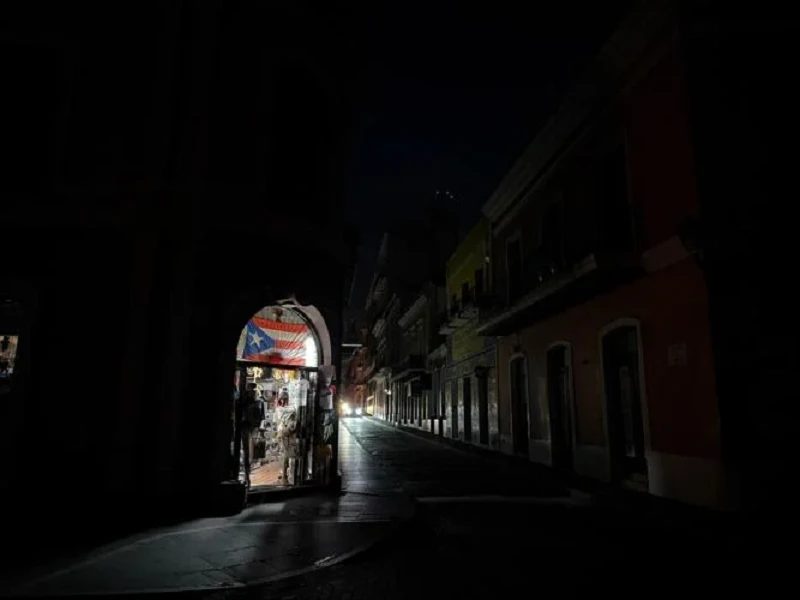 Puerto Rico chìm trong bóng tối do mất điện diện rộng_4.jpg