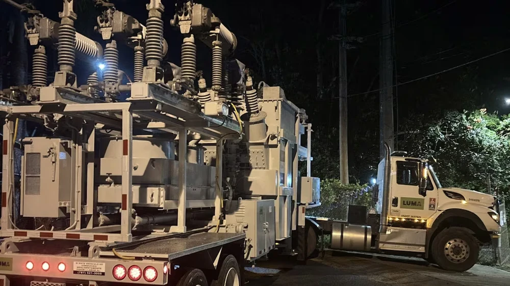 Puerto Rico chìm trong bóng tối do mất điện diện rộng_7.jpg