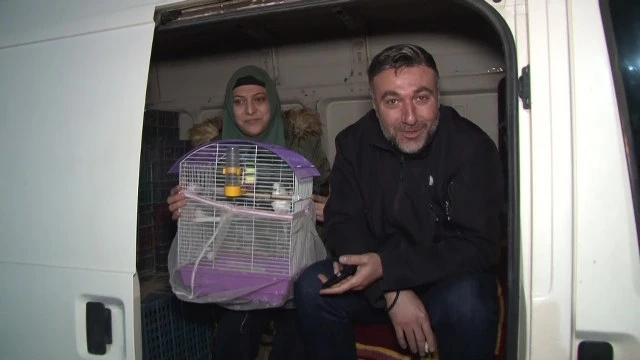 Thổ Nhĩ Kỳ _ Dân Istanbul dựng lều ngủ trong công viên vì sợ lại có động đất_7.jpg