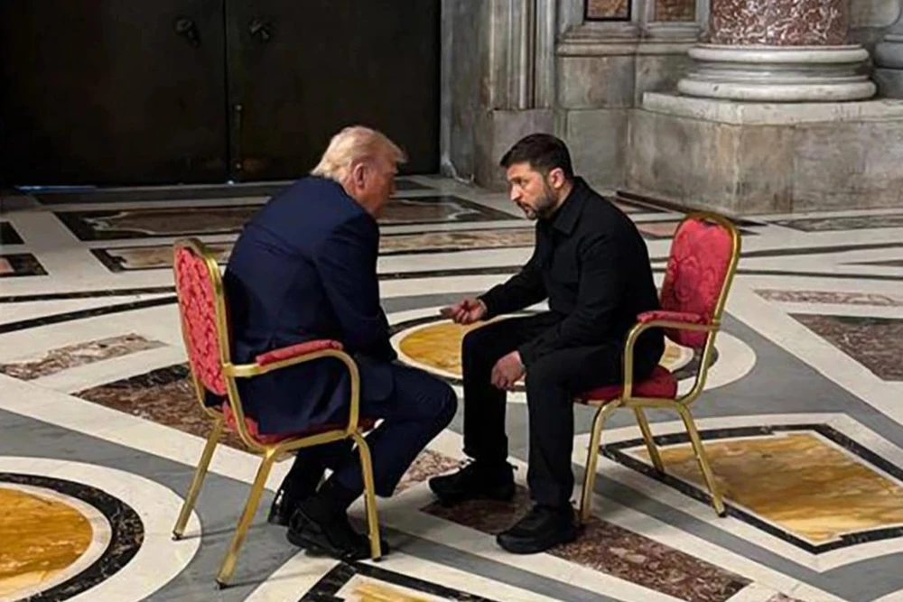 Zelensky gặp Tổng thống Trump ở Vatican.jpg