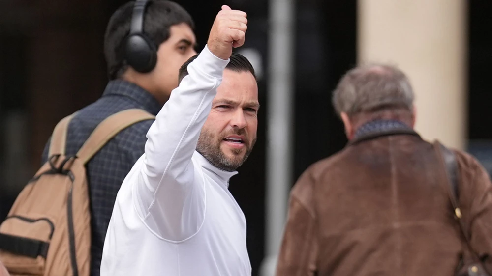 Frederick Doe được hưởng án treo vì bị lợi dụng trong vụ trộm bồn cầu bằng vàng 98 kg.jpg