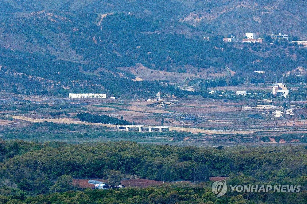 Hàn Quốc khôi phục toàn bộ trạm gác dọc DMZ sau khi huỷ thoả thuận quân sự liên Triều.jpg