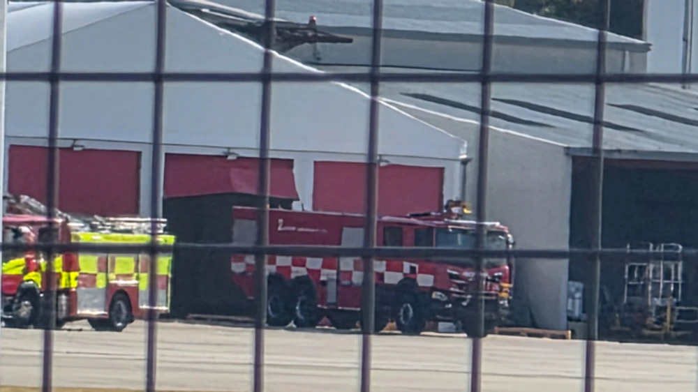 Cứu hoả tại hiện trường rơi máy bay ở Essex, Anh.png