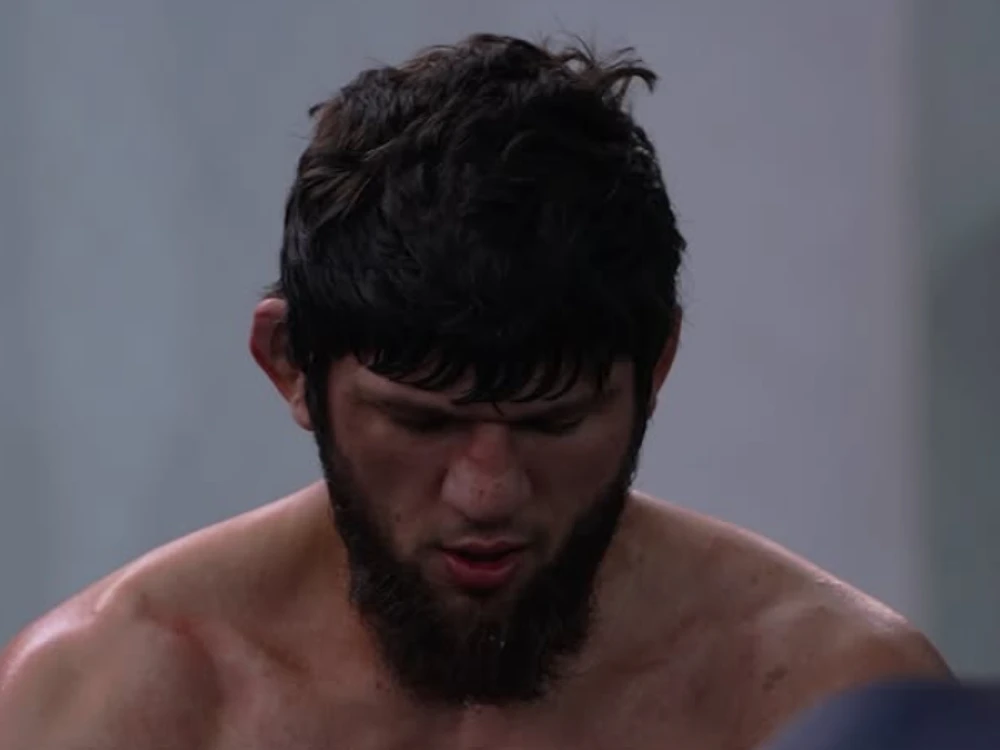 Võ sĩ MMA Nga bị tấn công bằng súng, trúng 5 phát đạn.png