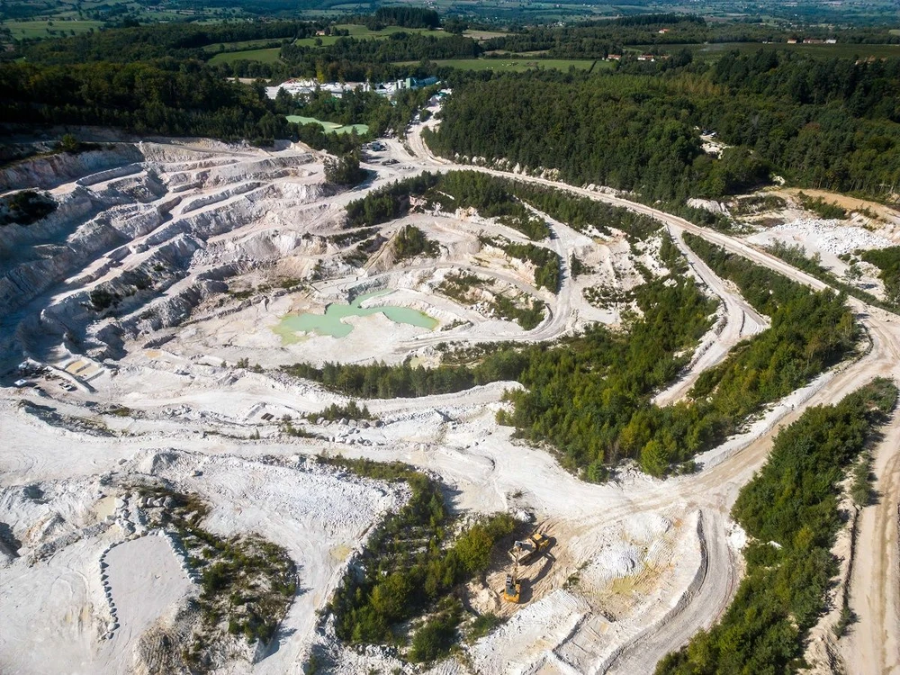 Nguyên liệu thô - bài toán khó nhằn cho tham vong tái vũ trang châu Âu.jpg