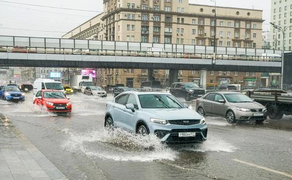 Mưa kỷ lục, ngập kinh hoàng ở Moscow_1.jpg