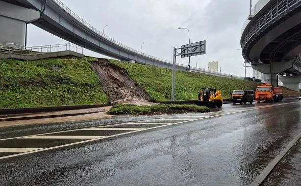 Mưa kỷ lục, ngập kinh hoàng ở Moscow_2.jpg