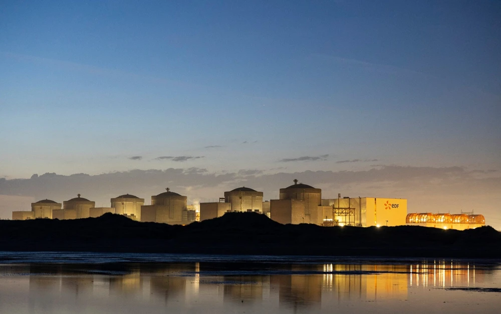 Tạm đóng cửa nhà máy điện hạt nhân lớn nhất Pháp vì sứa.jpeg