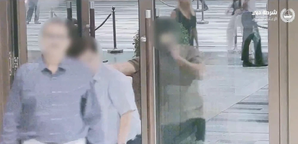 Bắt băng trộm kim cương hồng 25 triệu USD.png