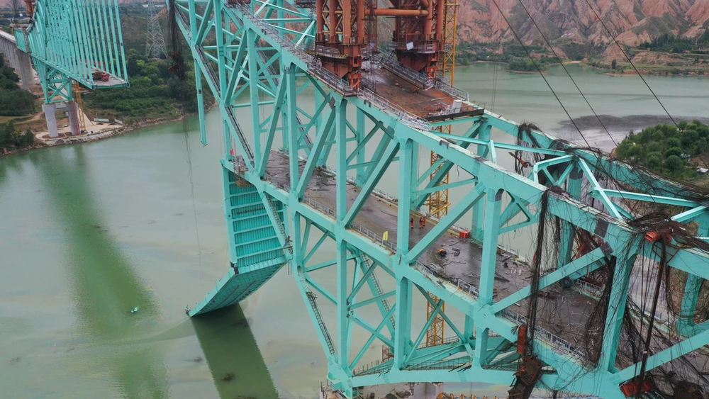 sập cầu đang xây trên sông Hoàng Hà, 16 người chết, mất tích.jpeg