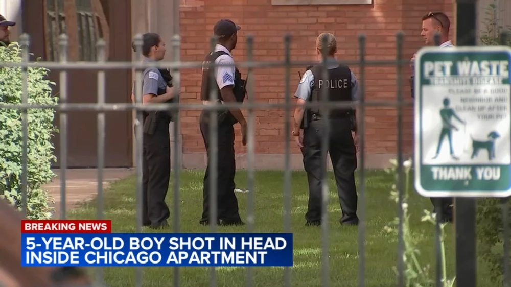 Bé trai chết vì đạn trúng đầu, nghi do tự nghịch súng.jpg