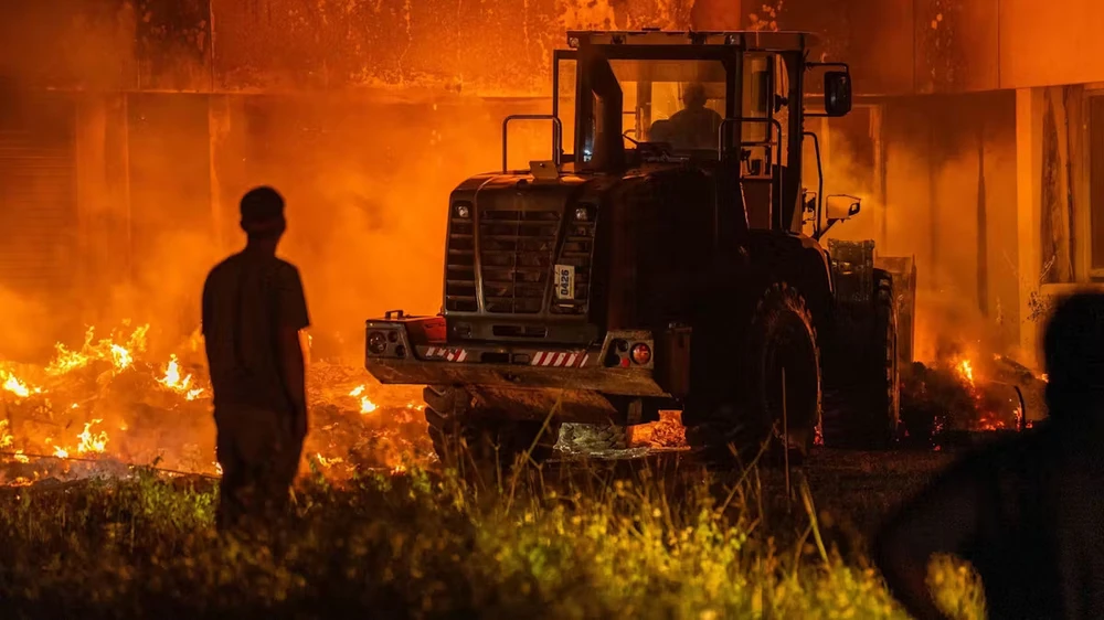 Hoả hoạn thiêu rụi toà nhà quốc hội Quần đảo Marshall.jpg