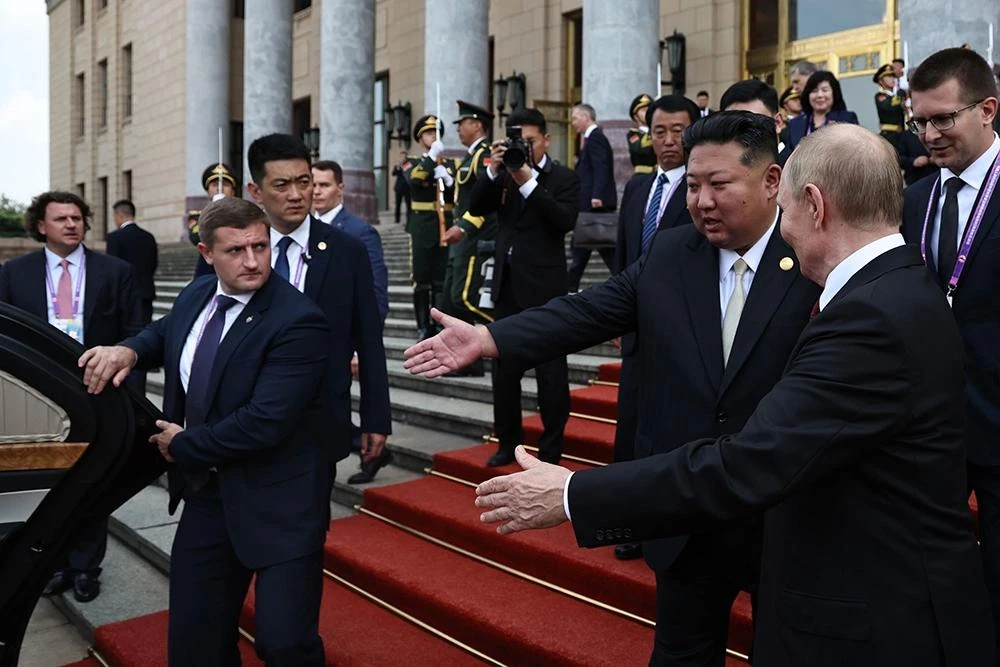 4 ngày ông Putin thăm Trung Quốc_Kim Jong-un.jpg
