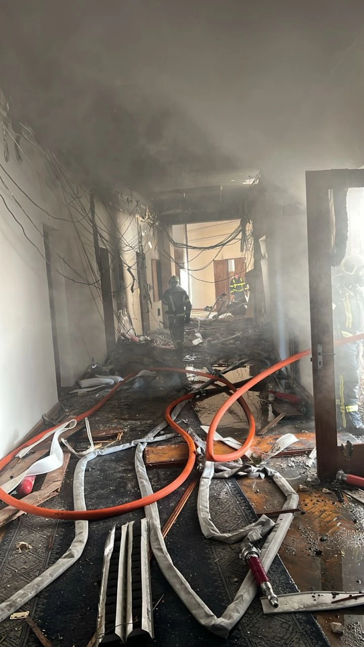 Toà nhà Chính phủ Ukraine cháy do Nga không kích Kiev_3.jpg