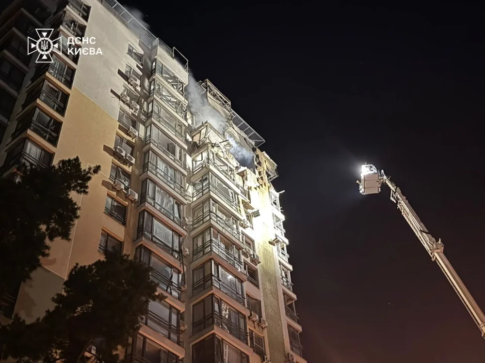 Toà nhà Chính phủ Ukraine cháy do Nga không kích Kiev_6.jpg