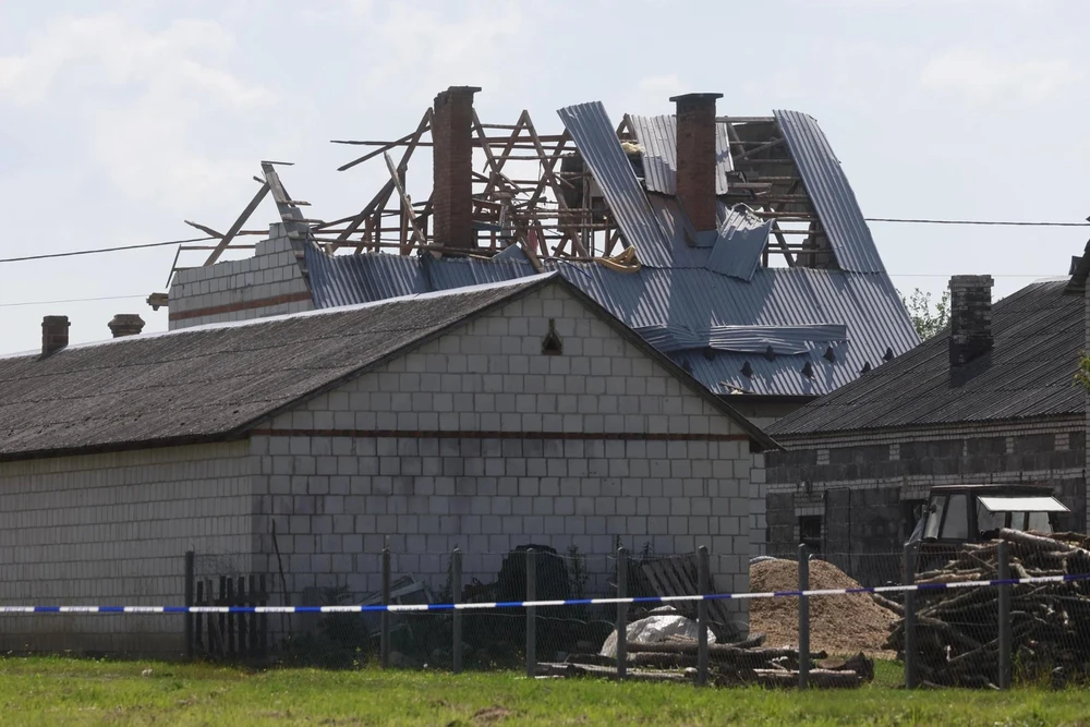 Thiệt hại do tên lửa rơi trúng nhà dân khi ngăn UAV xâm nhập Ba Lan tuần trước.jpg