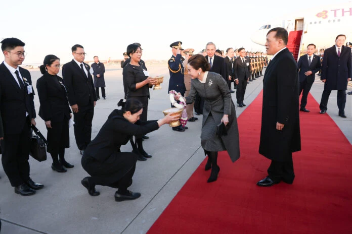 1411 Nhà vua Thái Lan Maha Vajiralongkorn cùng Hoàng hậu thăm chính thức Trung Quốc_5.jpg