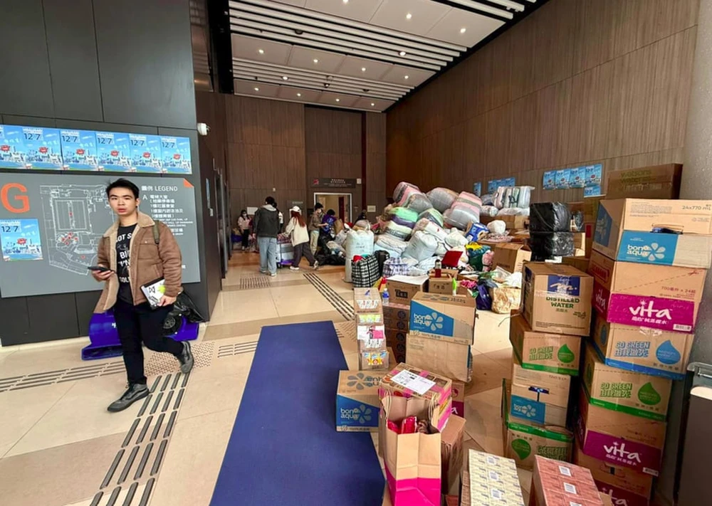 2711 Tất bật cứu chữa, hỗ trợ nạn nhân hoả hoạn kinh hoàng ở Hong Kong_6.jpg