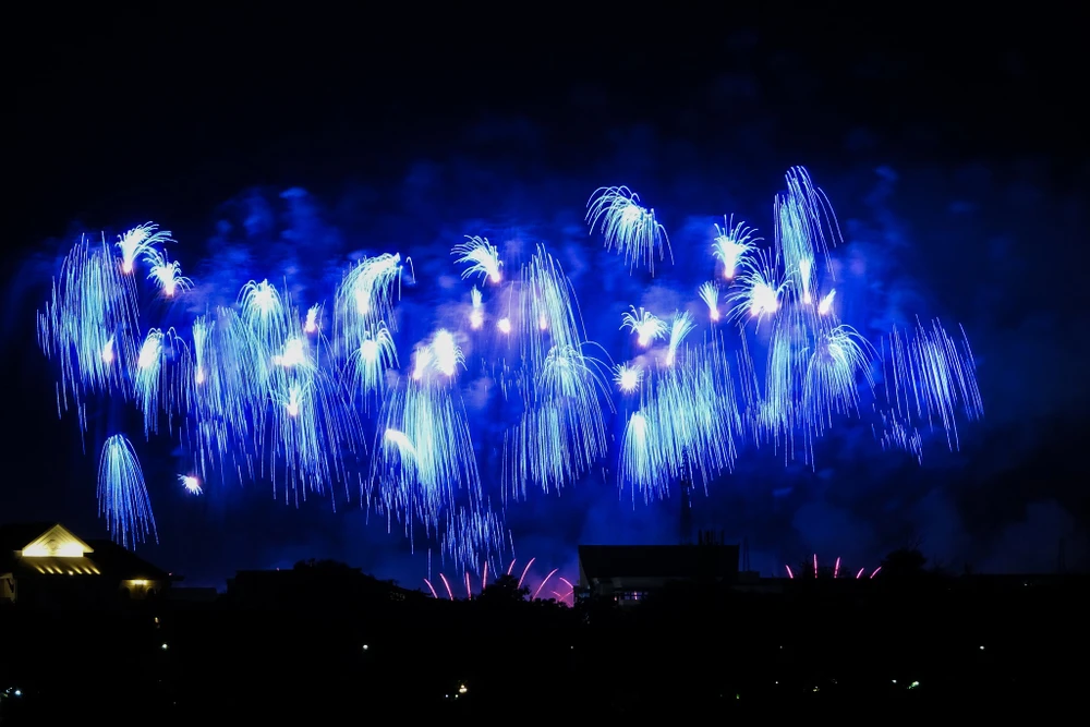 0312 Trình diễn UAV, pháo hoa kỷ niệm 50 năm Quốc khánh Lào_2.jpg