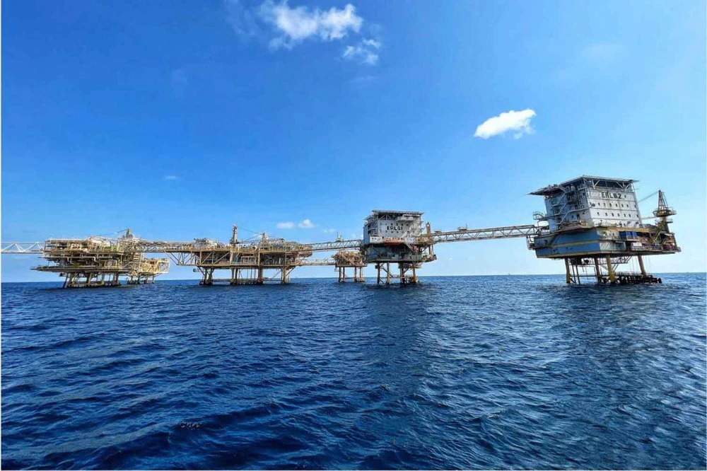 1912 Bangkok điều tra vụ UAV Campuchia bay gần giàn khoa dầu ngoài khơi Thái Lan_1.jpg