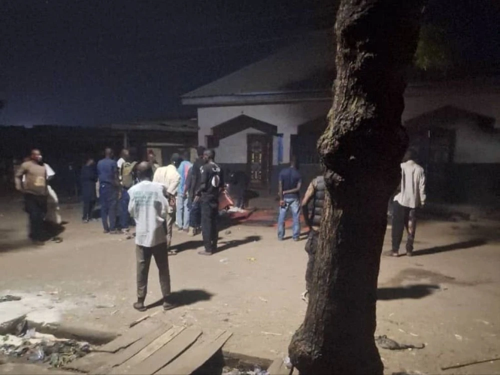 2512 Đánh bom nhà thờ Hồi giáo ở Nigeria giữa giờ cầu nguyện, nhiều người chết.jpg