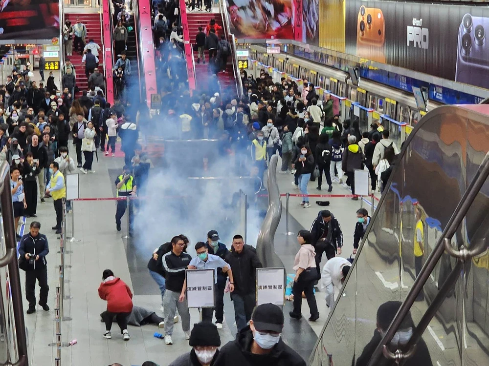 2712 Đài Loan diễn tập ứng phó tấn công bạo lực ở ga tàu điện ngầm_1.jpg