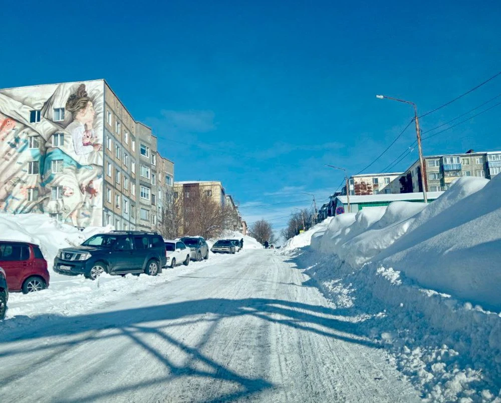 0202 Người dân Kamchatka, Nga vật lộn với lớp tuyết dày 3 m_3.jpg