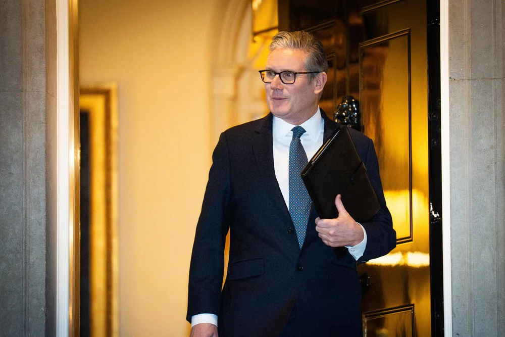 1002 Thủ tướng Anh quyết không từ chức bất chấp sức ép liên quan hồ sơ Epstein.jpg