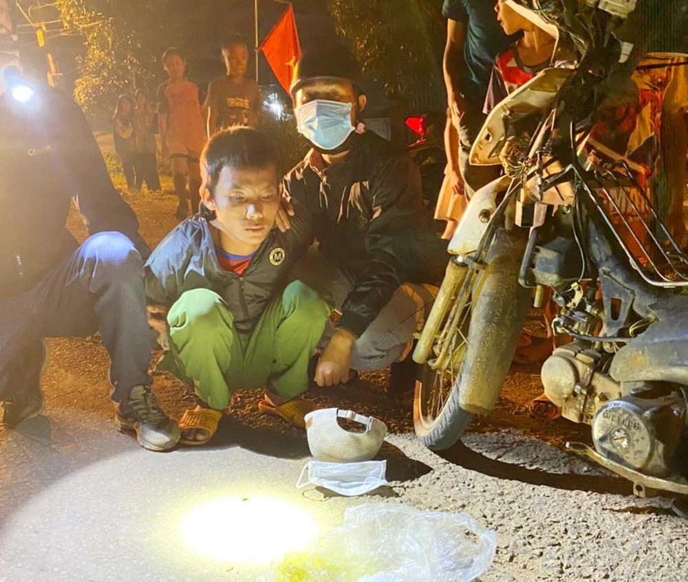 Bùi Văn Lâm bị bắt khi đang vận chuyển ma túy đi tiêu thụ. Ảnh: CACC Bùi Văn Lâm bị bắt khi đang vận chuyển ma túy đi tiêu thụ. Ảnh: CACC