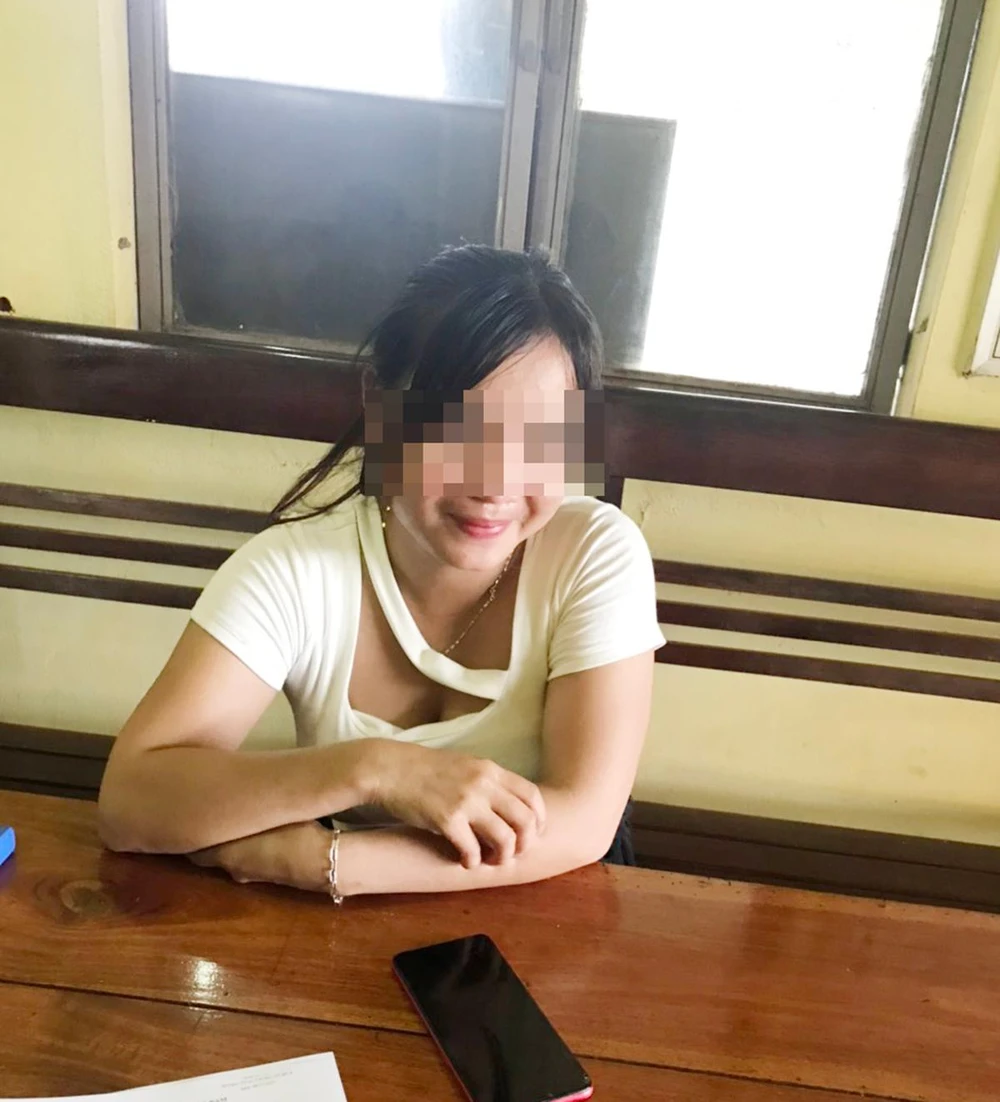 Chị Siu Blĩ bị lừa sang Campuchia, được thả về nước sau khi chuộc với 42 triệu đồng.