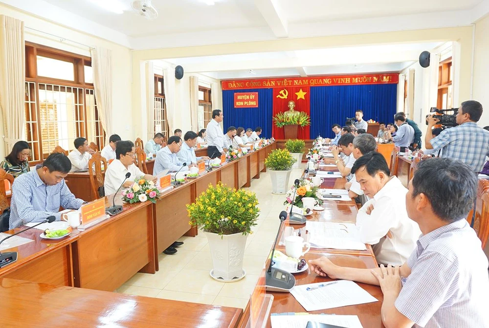 Tỉnh Kon Tum tổ chức họp bàn với tỉnh Quảng Nam giải quyết vướng mắc. Ảnh: LK.