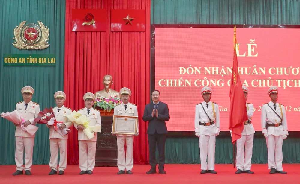Công an tỉnh Gia Lai có hai tập thể nhận Huân chương chiến công hạng Nhì. Ảnh: CD. Công an tỉnh Gia Lai có hai tập thể nhận Huân chương chiến công hạng Nhì. Ảnh: CD.