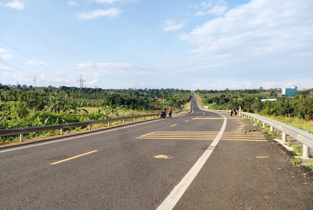 Tuyến tránh Chư Sê hoạt động nhiều năm nay. Ảnh: LK.