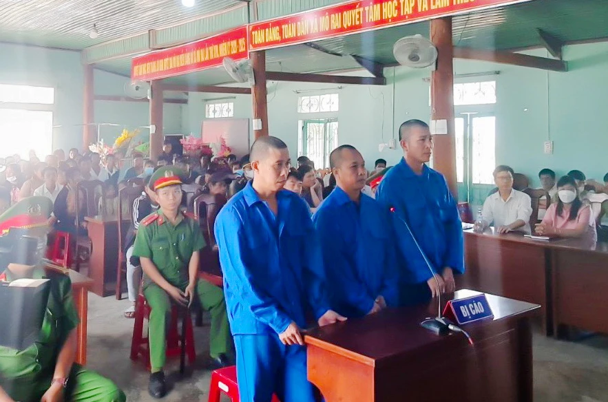 Các bị cáo tại tòa. Ảnh: VH Các bị cáo tại tòa. Ảnh: VH