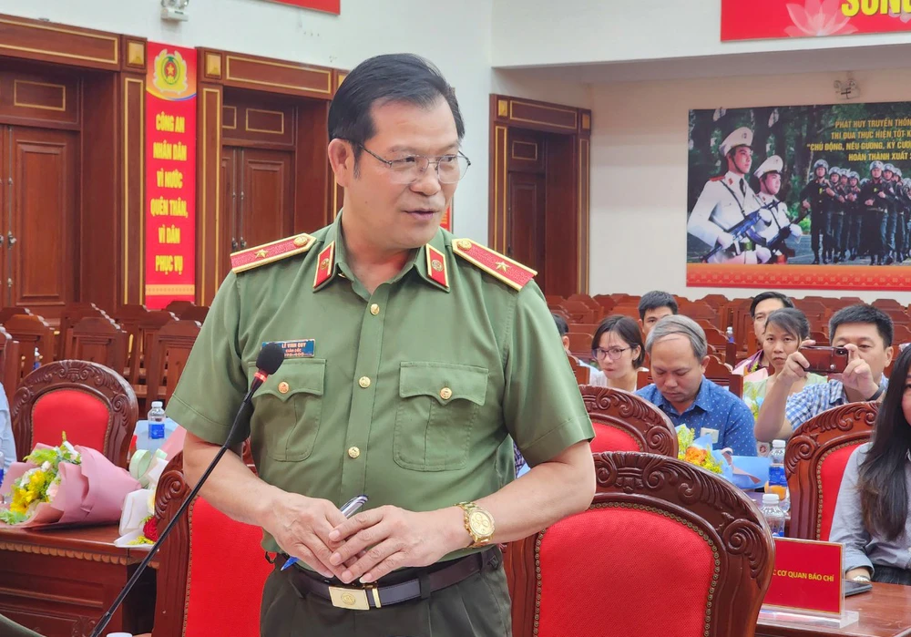 Thiếu tướng Lê Vinh Quy, Giám đốc Công an tỉnh Đắk Lắk tại buổi gặp mặt báo chí. Ảnh: VL.