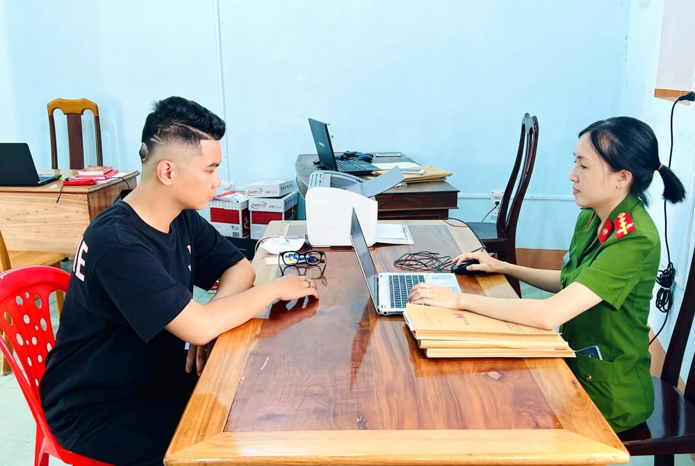 Phước trình diện tại cơ quan công an. Ảnh: CACC.