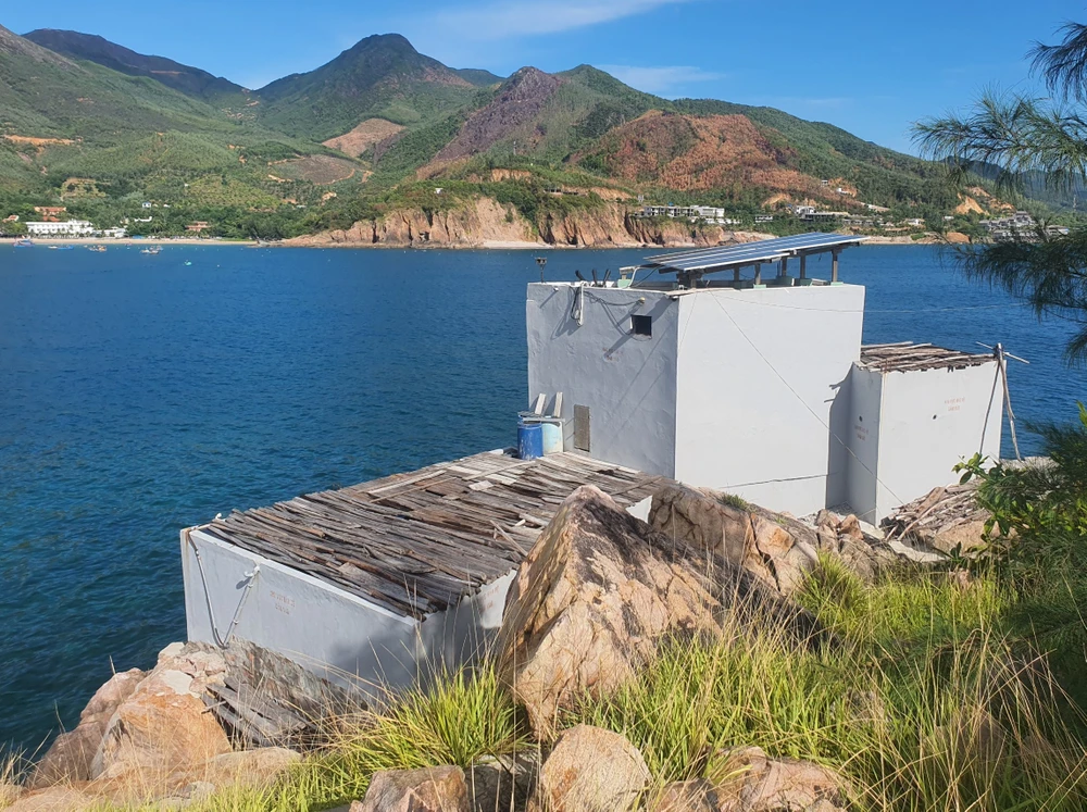 Công trình không phép ở Hòn Rớ. Ảnh: AH.