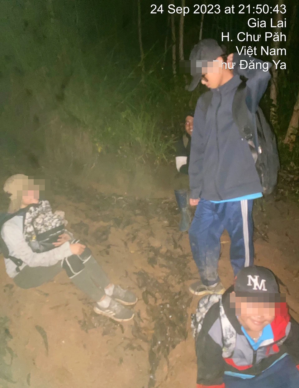 Tim-kiem-ba-chi-em-di-lac-tren-nui-chu-nam 1.jpg