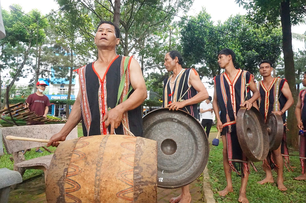 Sac-mau-van-hoa-gia-lai-khong-gian-van-hoa-cong-chieng-tay-nguyen 7.jpg