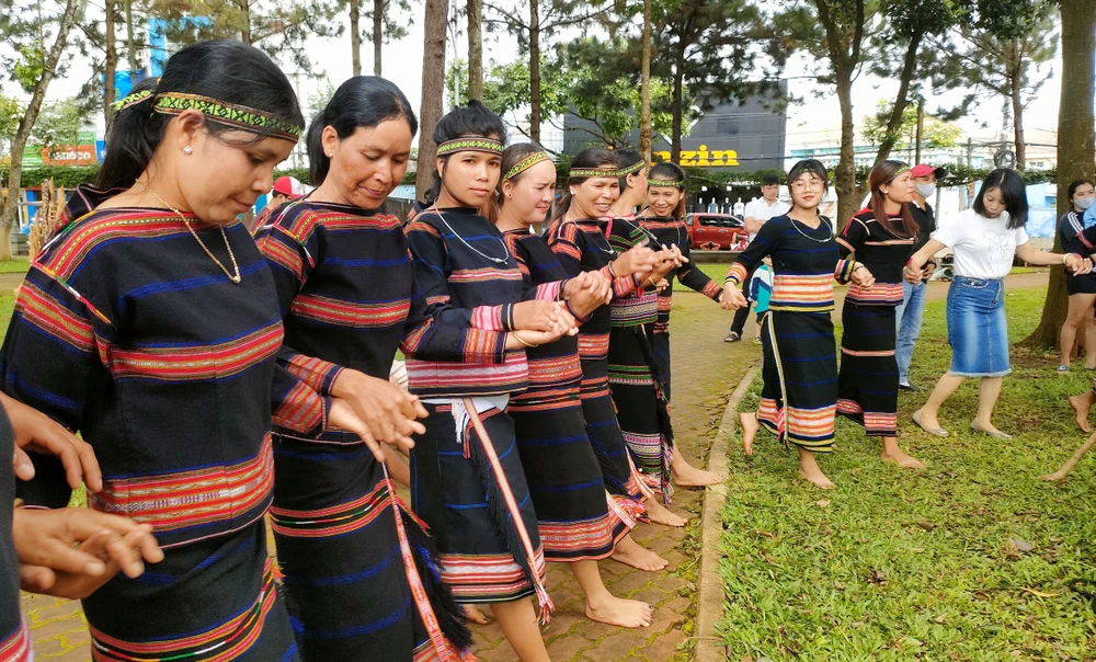 Sac-mau-van-hoa-gia-lai-khong-gian-van-hoa-cong-chieng-tay-nguyen 8.jpg