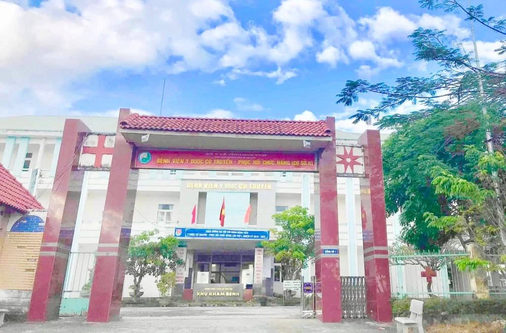 Quan Hệ Bất Chính