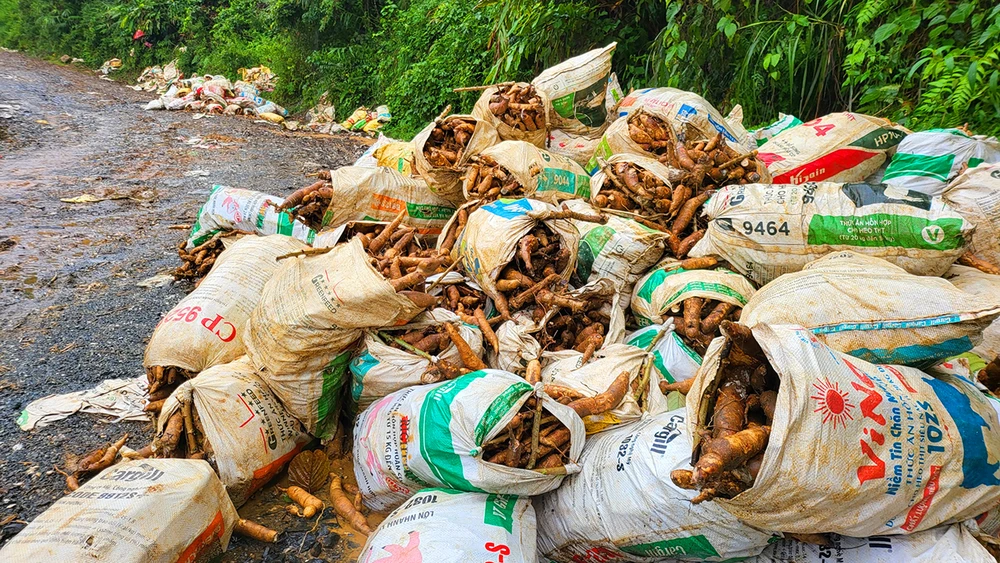 Nông sản bị mắc kẹt