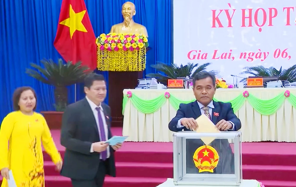 Phiếu tín nhiệm Gia lai