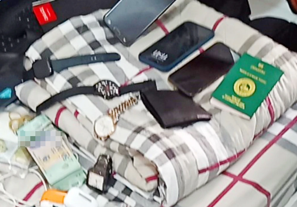 Phá an lừa đảo qua mạng bằng thủ đoạn gửi quà, ngoại tệ