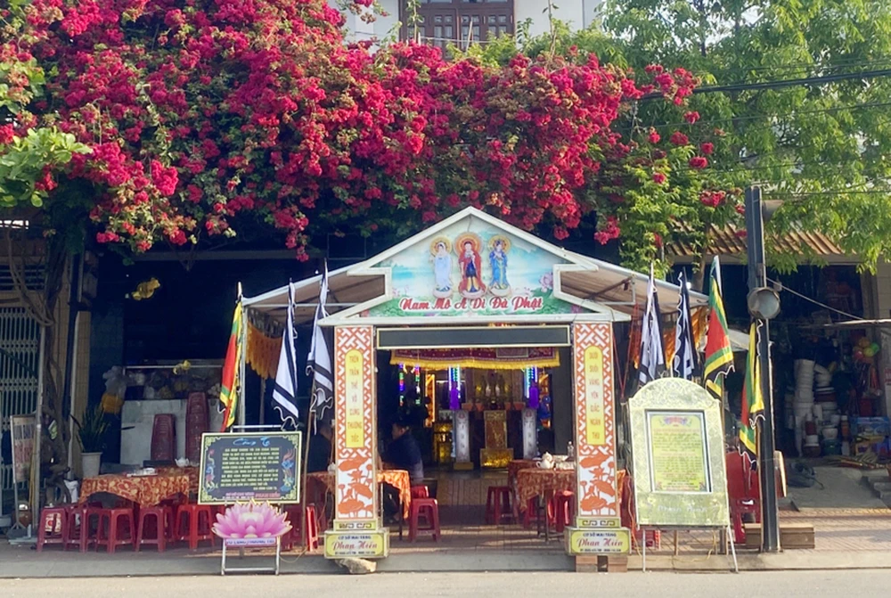 Mẫu thuẫn nữ sinh bị đâm tử vong