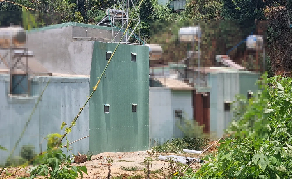 Lật máy tời bắn tôn chống thấm hai người thương vong gia lai