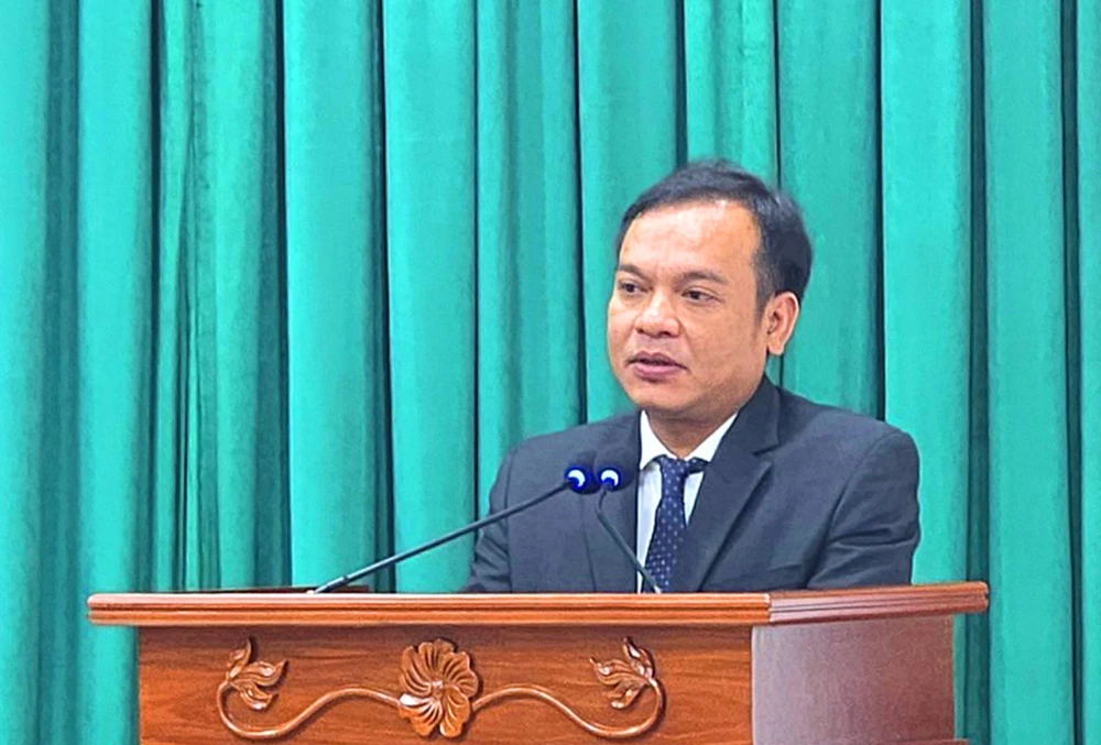 Trao quyết định của Bộ Chính trị chuẩn y ông U Huấn giữ chức vụ Phó bí thư Tỉnh ủy Kon Tum