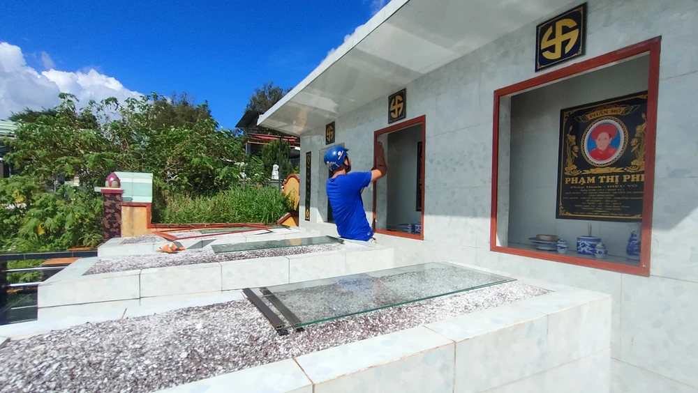 Nghĩa trang TP Pleiku bị cạy 200 mộ để lấy khung nhôm