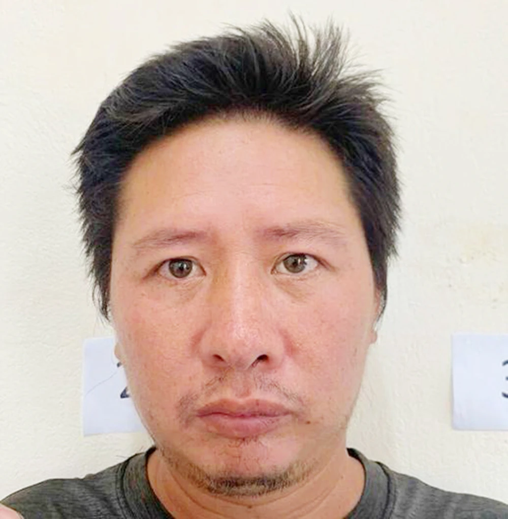 Công an khởi tố bị can gã cha dượng hiếp dâm bé gái mang thai