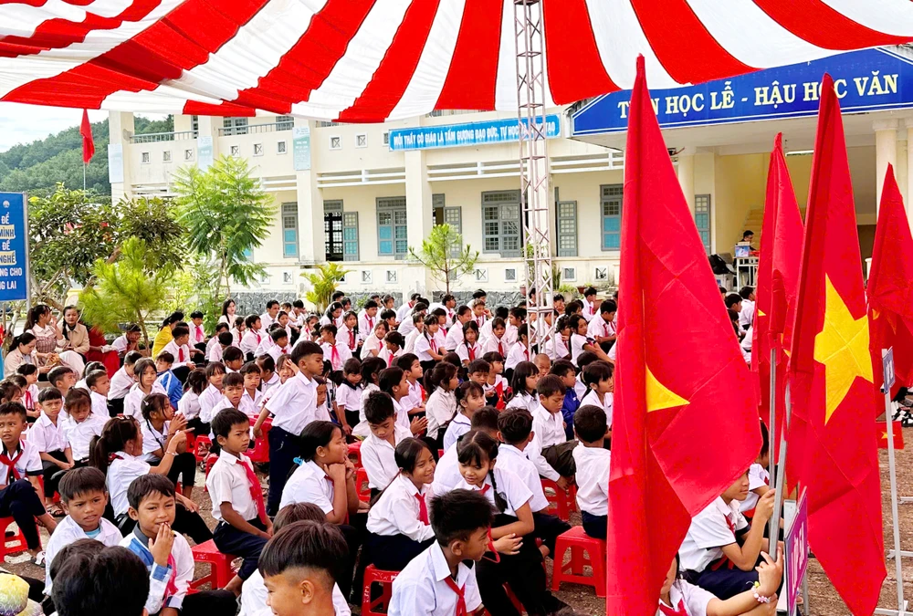 Khai-giang-tai-vung-dong-dat 3.jpg